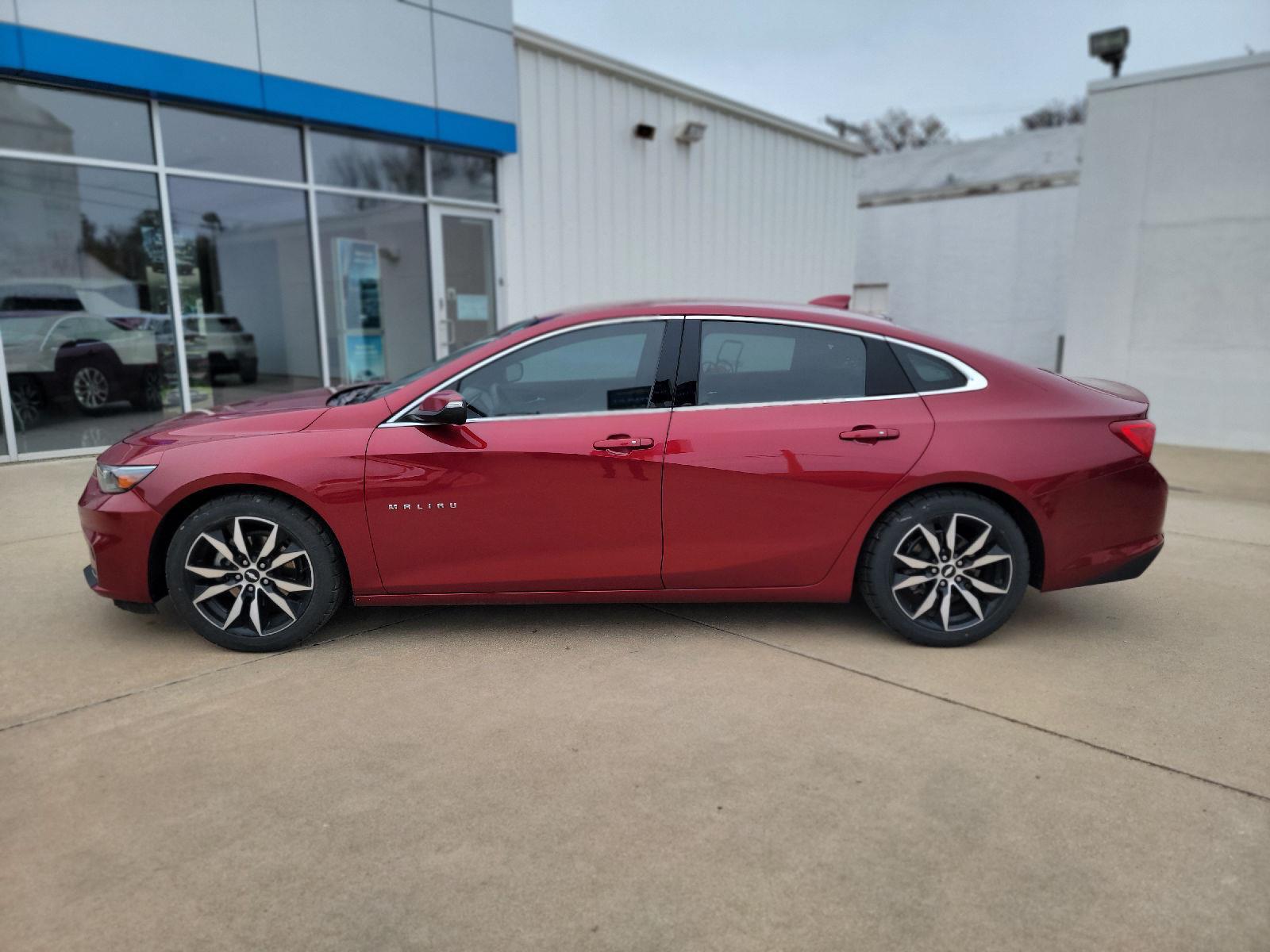2017 Chevrolet Malibu 1LT photo 4
