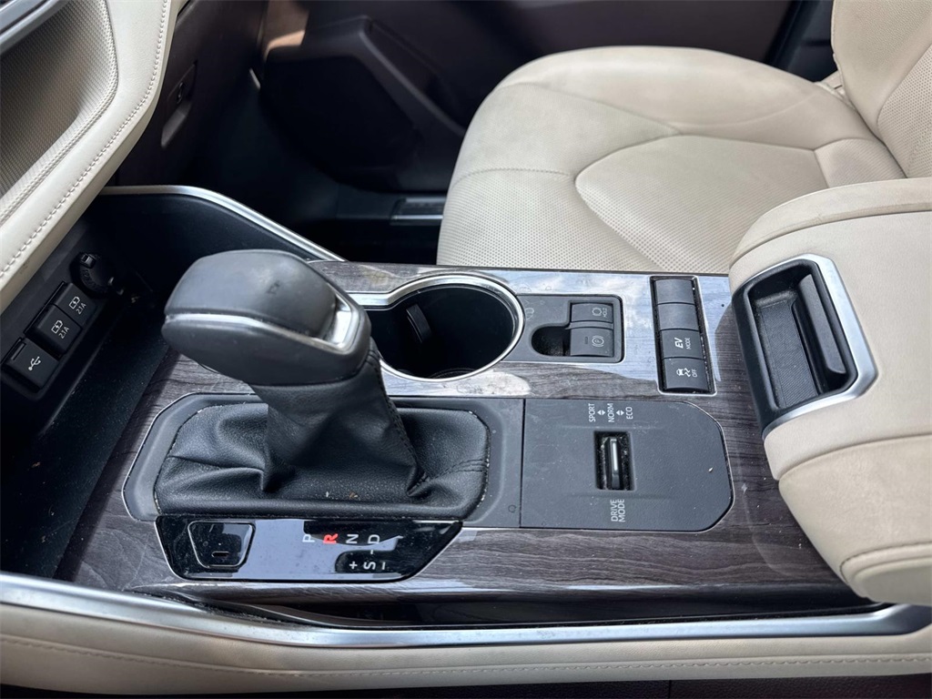 2021 Toyota Highlander Hybrid Limited photo 26