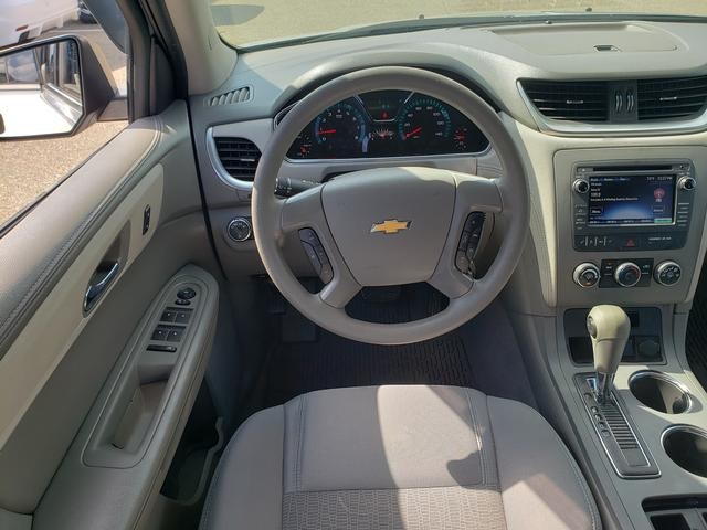 2017 Chevrolet Traverse LS photo 15