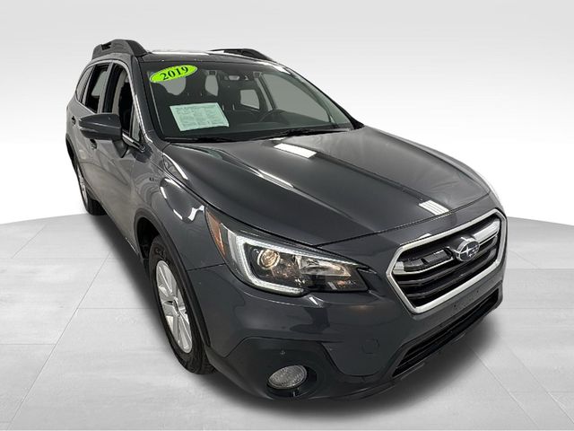 2019 Subaru Outback Premium's photo