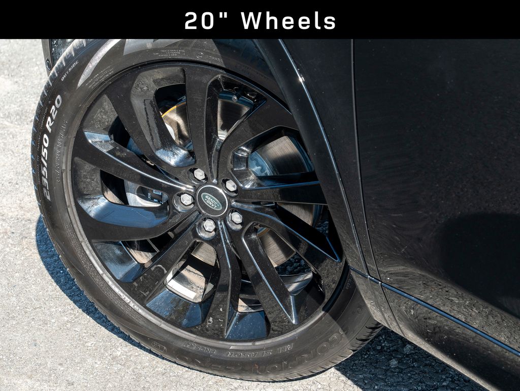 2025 Land Rover Discovery Sport SE photo 9