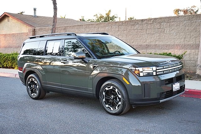 Used 2025 Green Hyundai SEL image 5