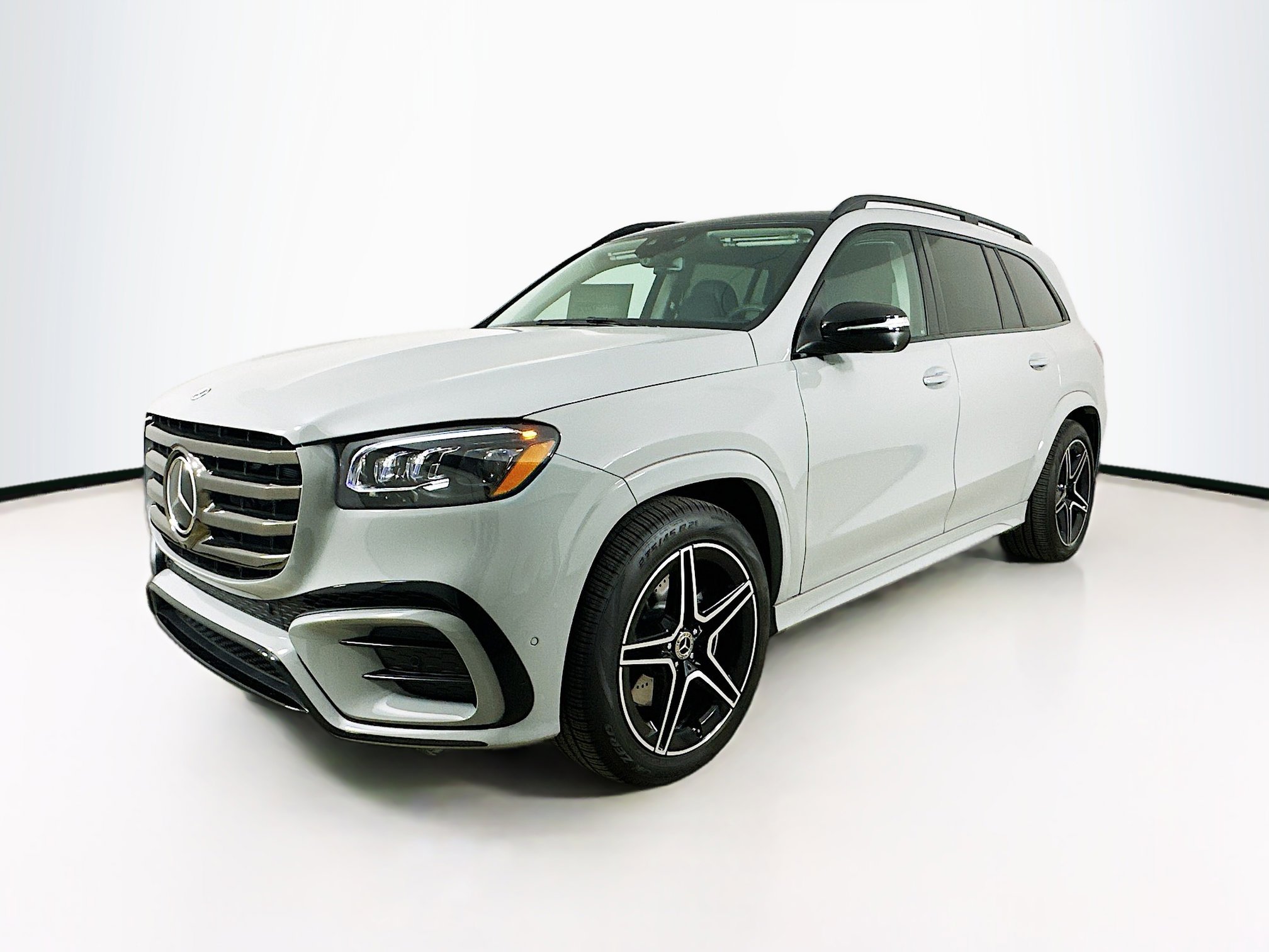 2025 Mercedes Benz GLS 450 4MATIC photo 3
