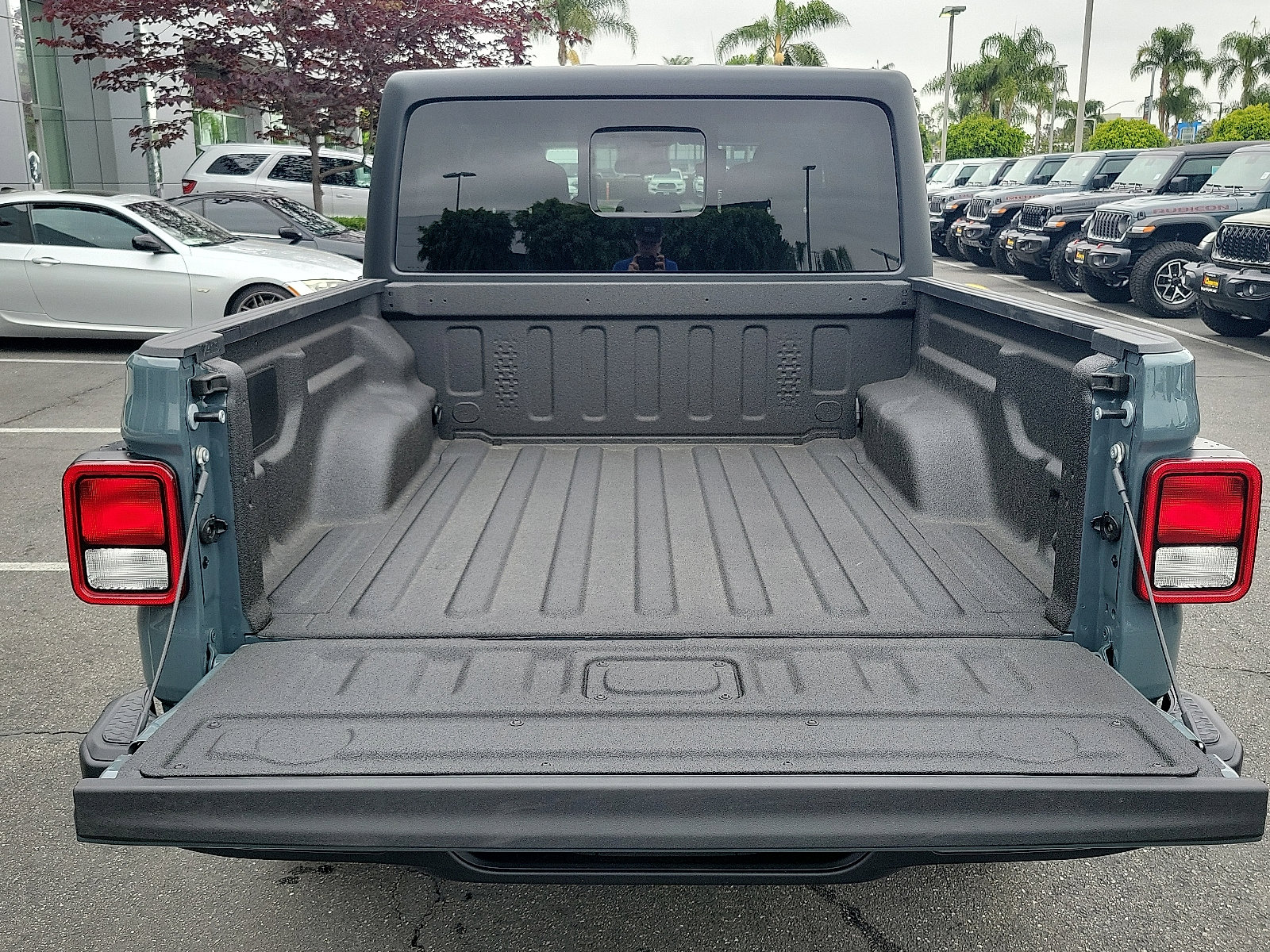 2025 Jeep Gladiator Sport S photo 18