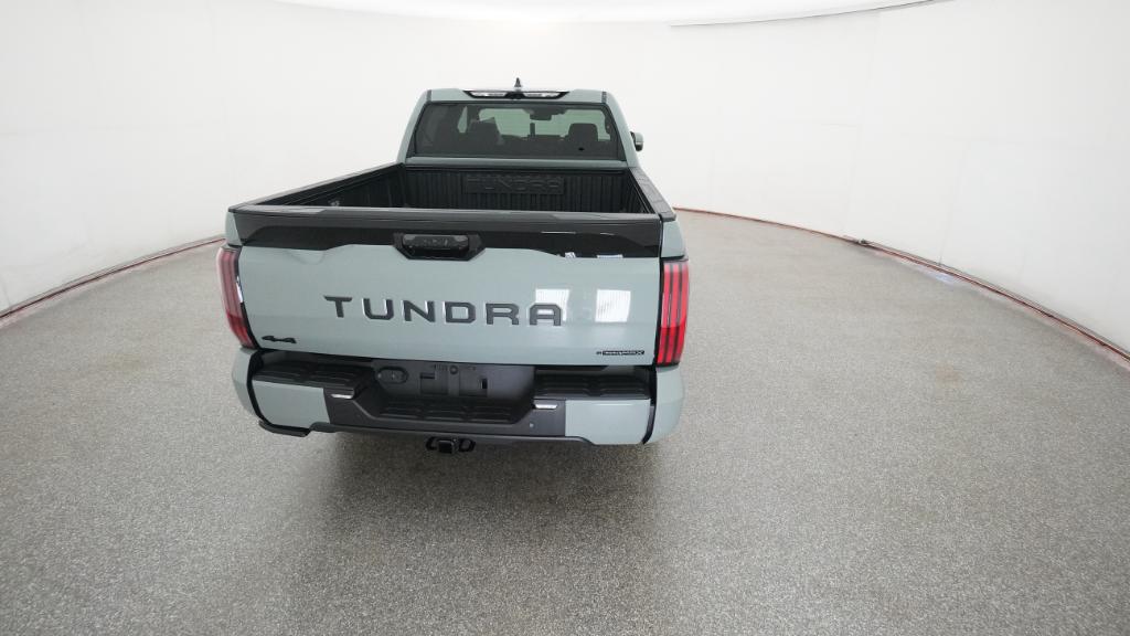 2025 Toyota Tundra Platinum CrewMax photo 17