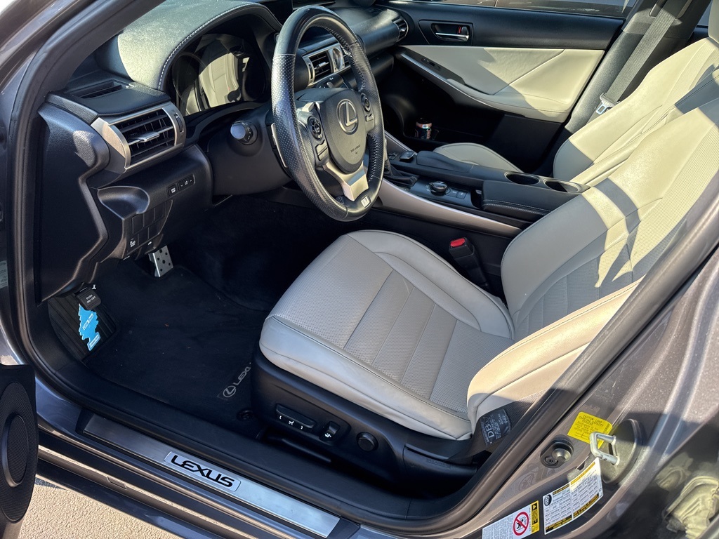 2014 Lexus IS 350 photo 4