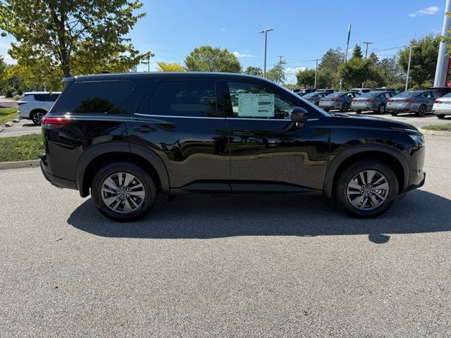 2025 Nissan Pathfinder S photo 3