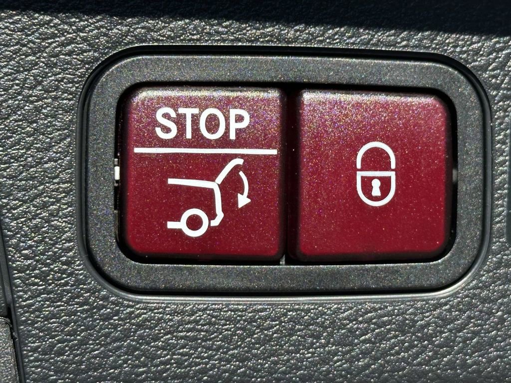 2025 Mercedes Benz GLS 450 4MATIC photo 22