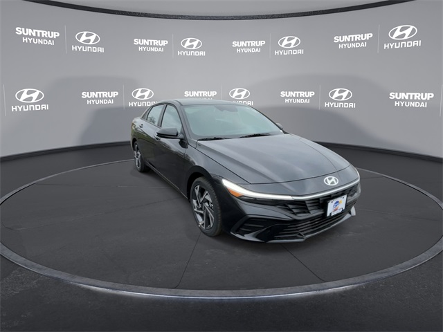 2025 Hyundai Elantra SEL Sport photo 2