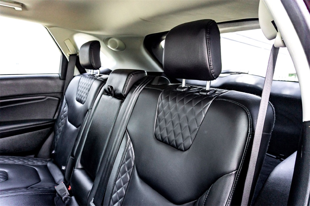 2024 Ford Edge Titanium photo 24