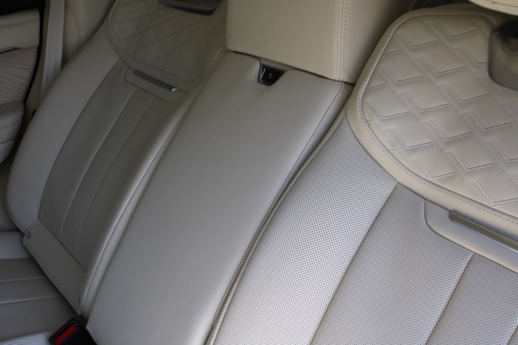 2024 Land Rover Range Rover SV photo 38