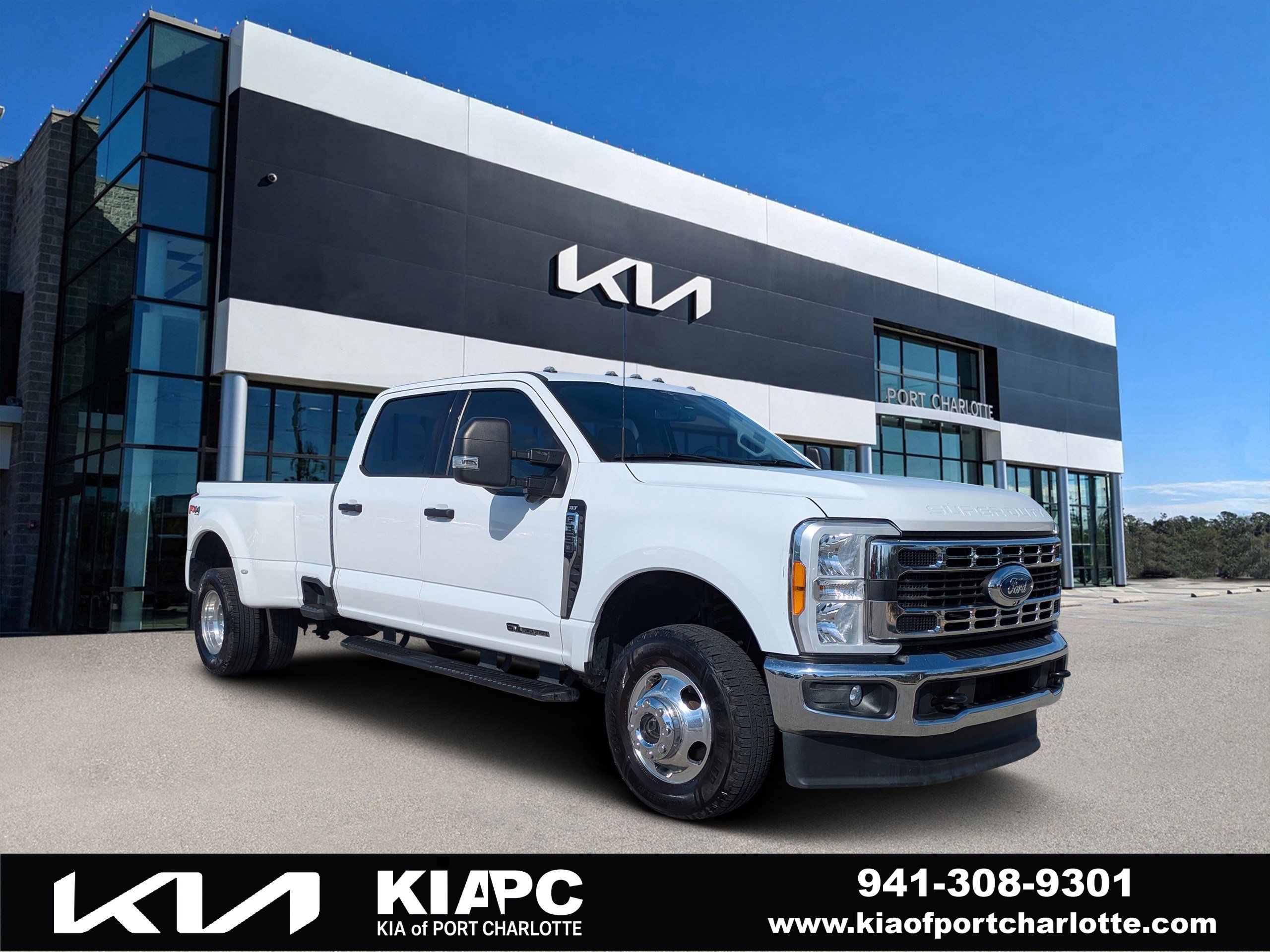 2023 Ford F-350 Super Duty XLT's photo