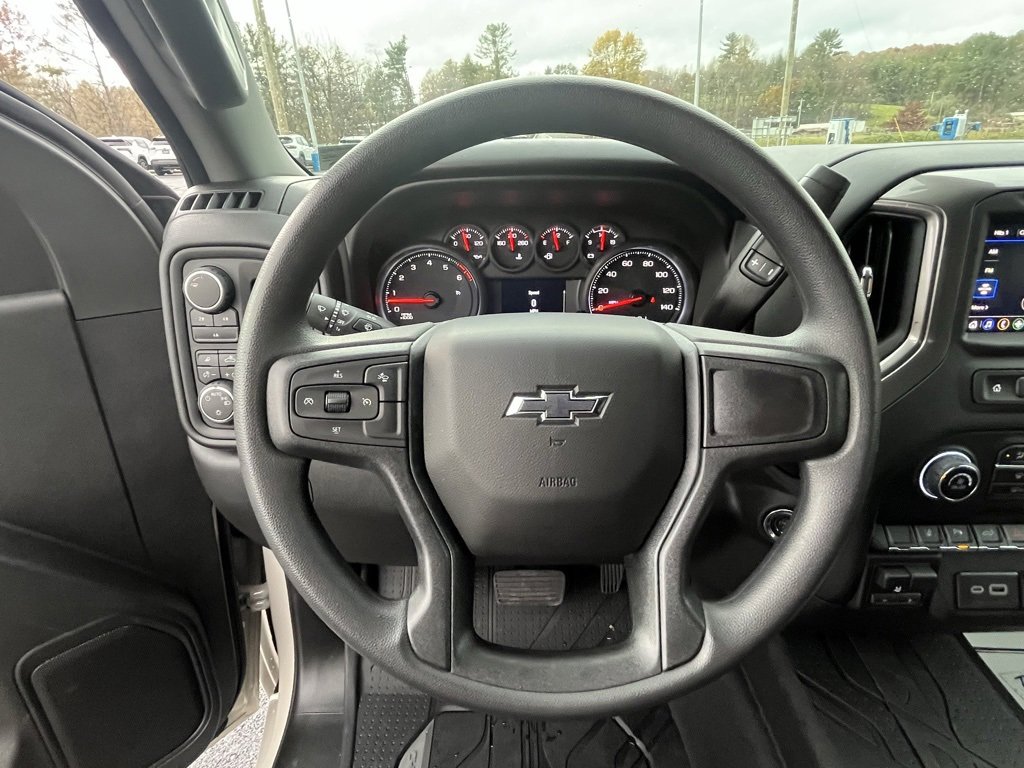 2026 Chevrolet Silverado 2500HD Custom photo 2