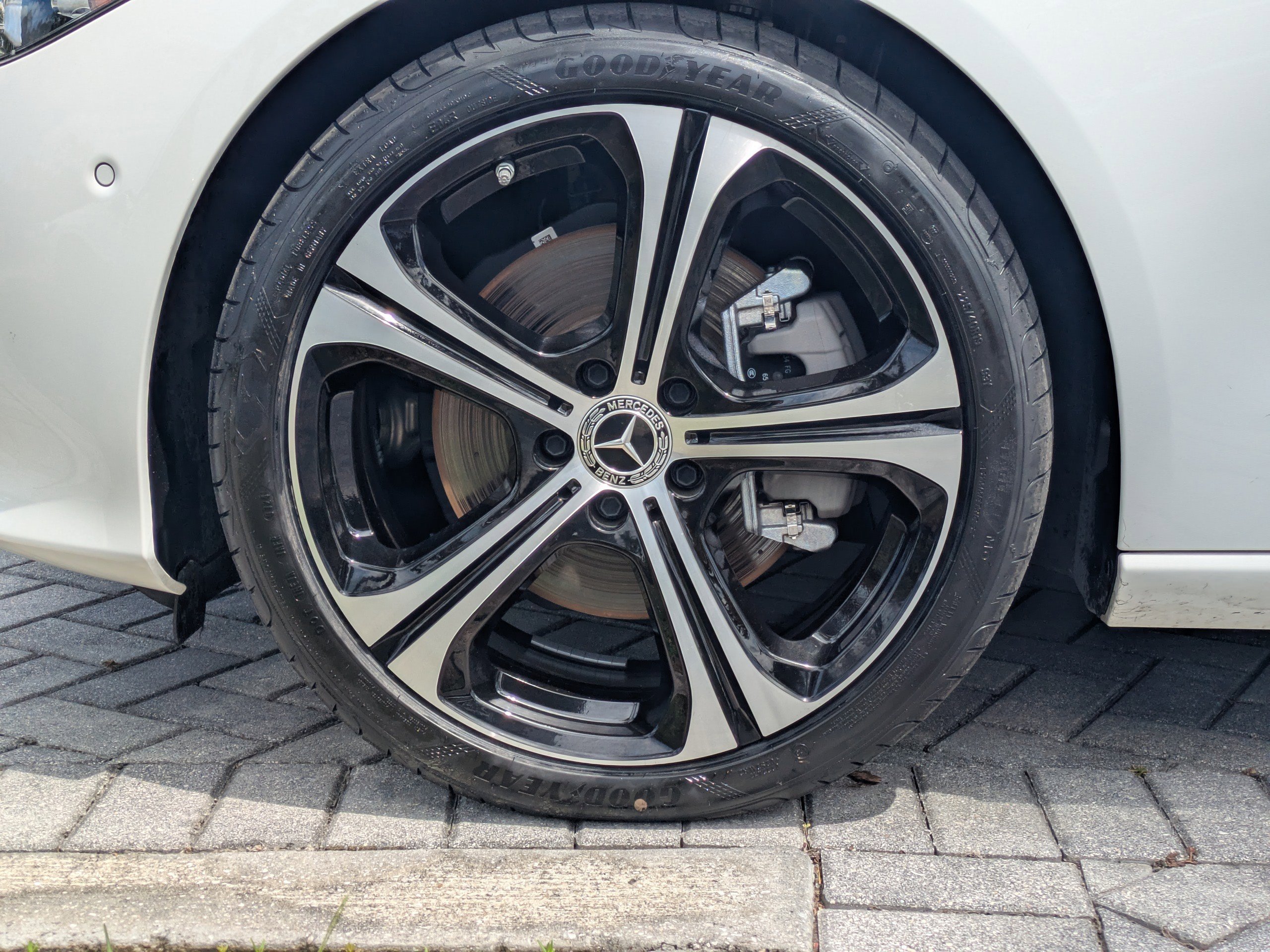 2025 Mercedes Benz C 300 photo 3