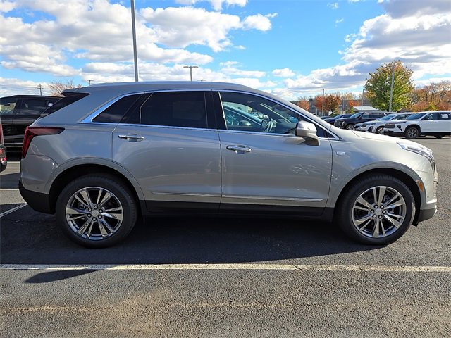 2025 Cadillac XT5 Premium Luxury photo 2