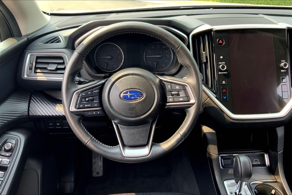 2024 Subaru Ascent Premium photo 2