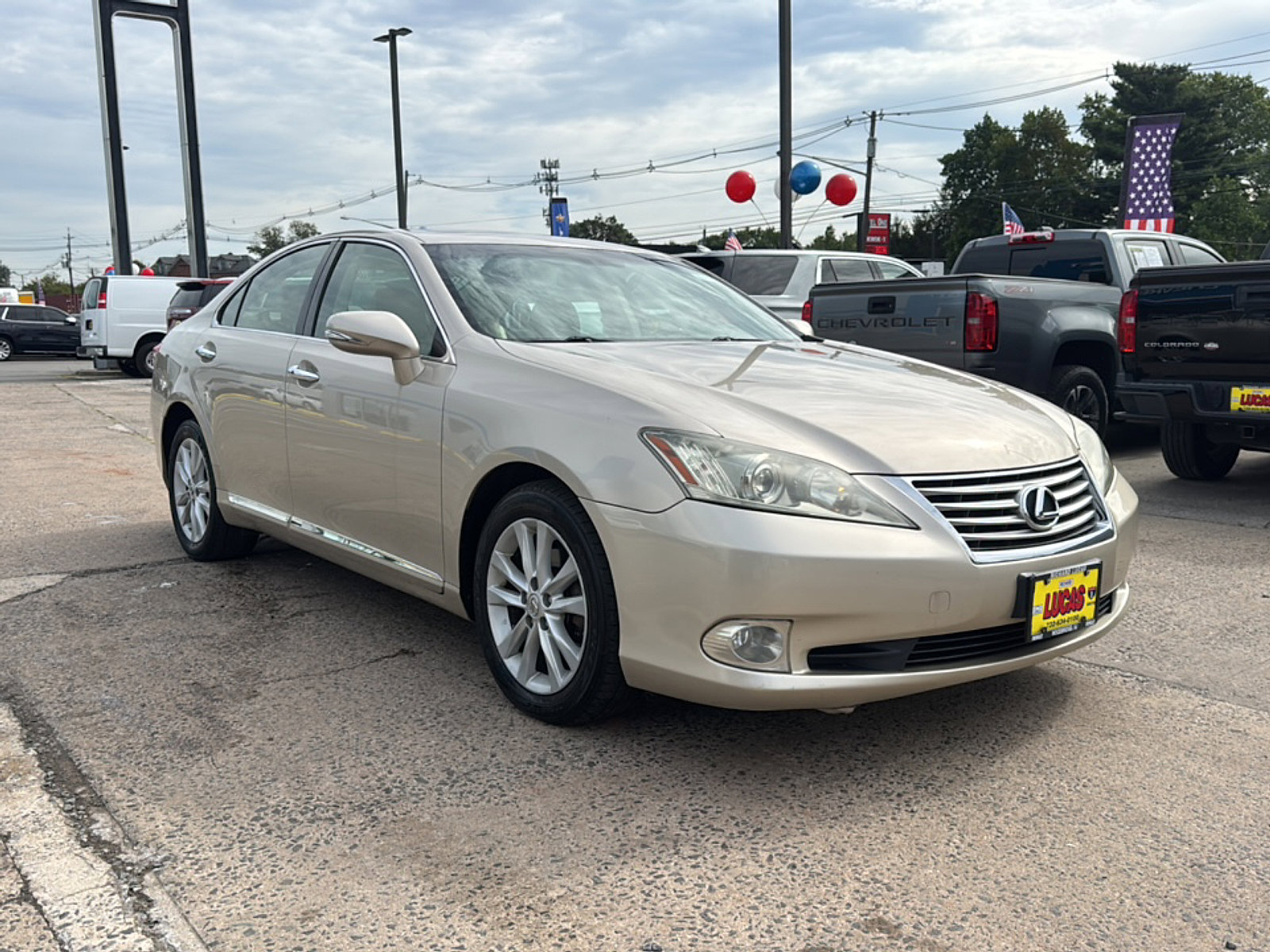 2011 Lexus ES 350 photo 2