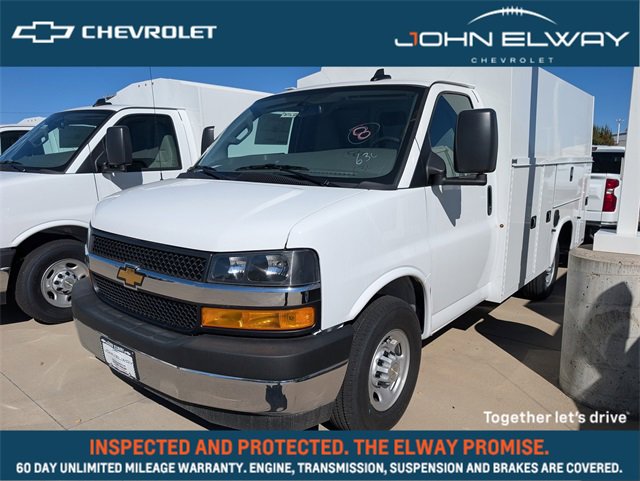 2025 Chevrolet Express Cutaway Base's photo
