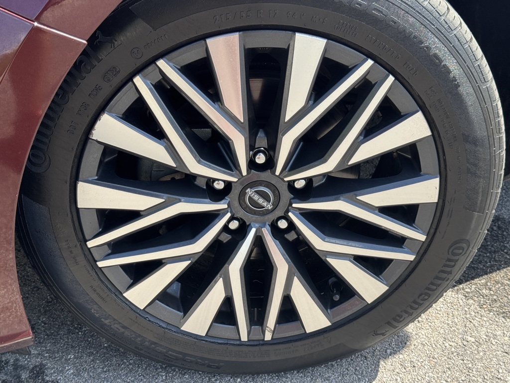 2023 Nissan Altima 2.5 SV photo 7