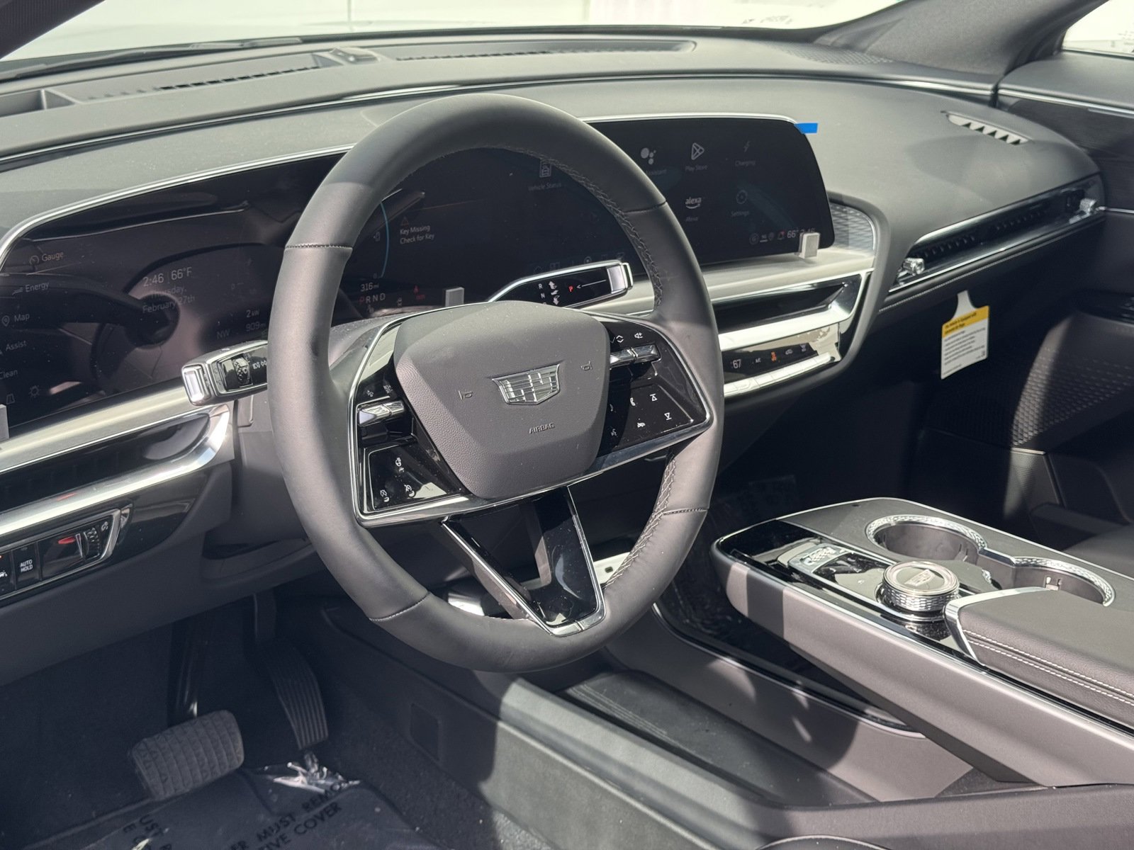 2025 Cadillac Lyriq Luxury photo 14