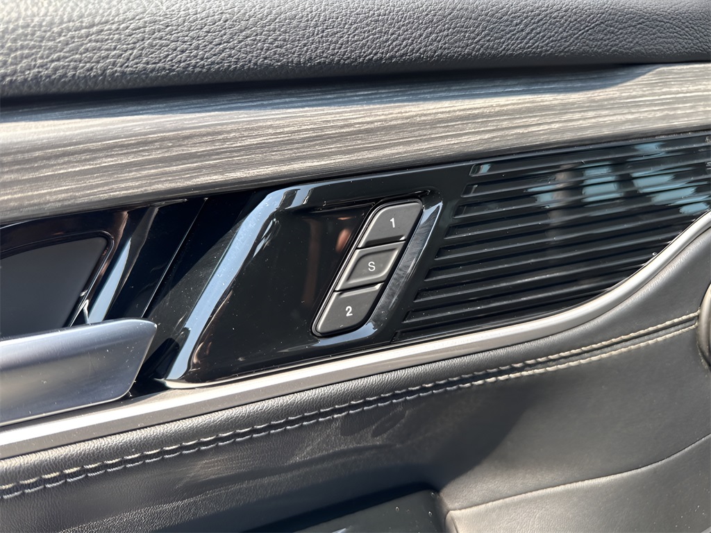 2024 Jeep Wagoneer L Series II photo 11