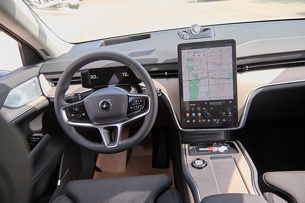 2025 VOLVO EX90 - Image 25