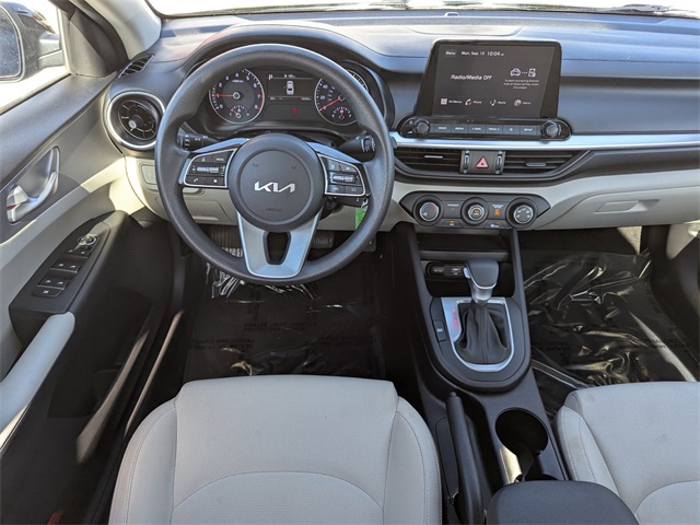 2023 Kia Forte LXS photo 8
