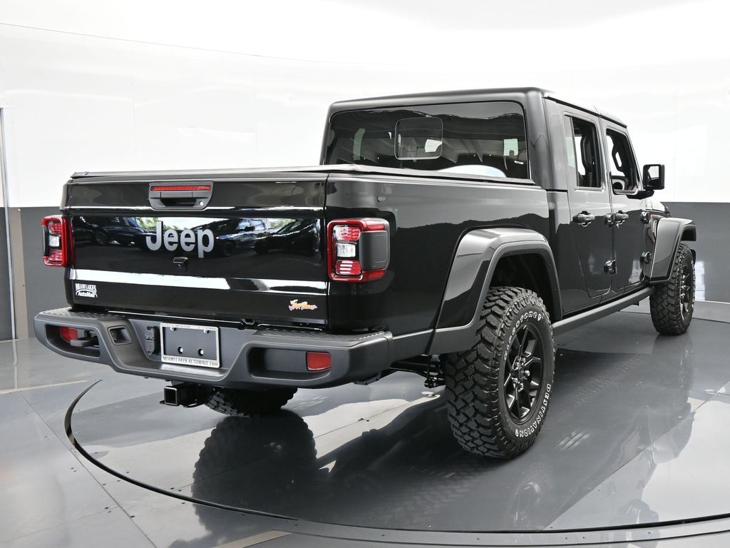 2024 Jeep Gladiator photo 3