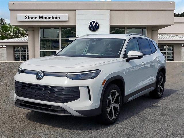 2025 Volkswagen Tiguan SE's photo