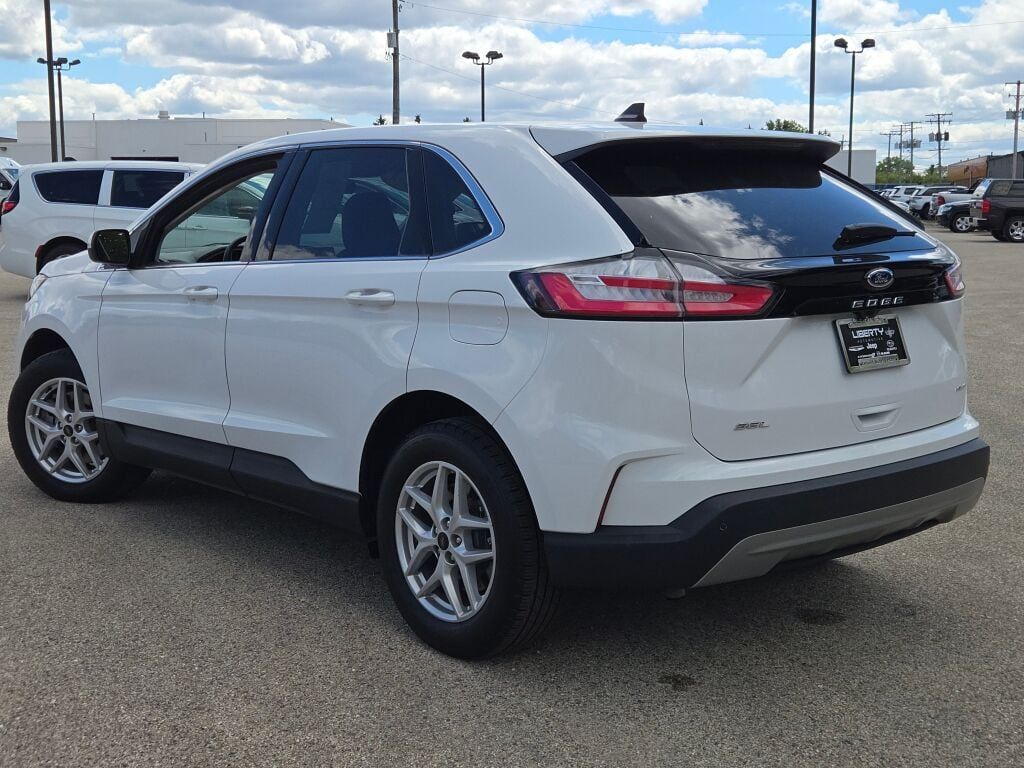 2024 Ford Edge SEL photo 13