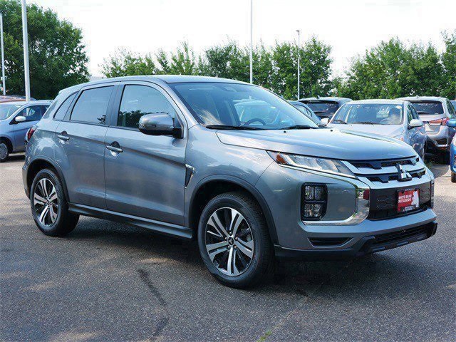 2025 Mitsubishi Outlander Sport SE's photo