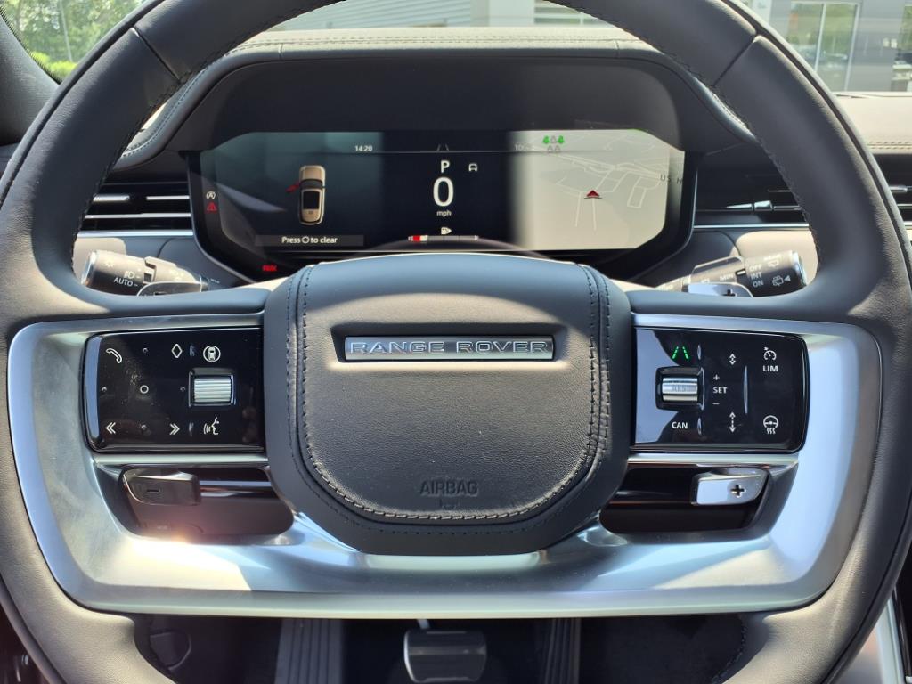 2025 Land Rover Range Rover SE photo 11