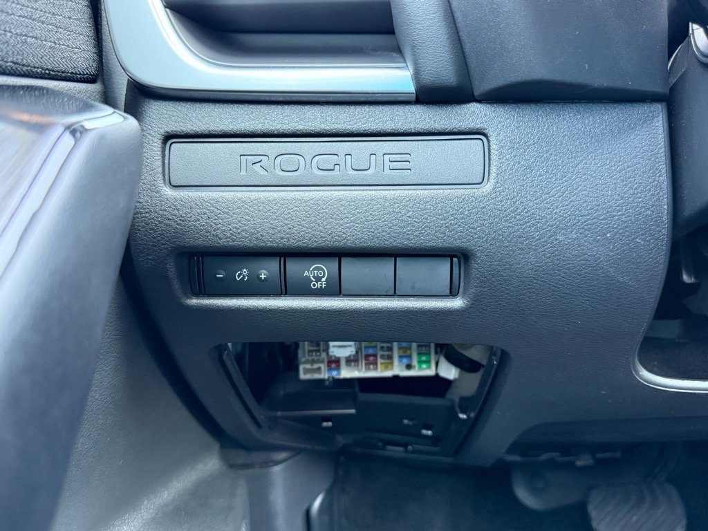 2023 Nissan Rogue S photo 27