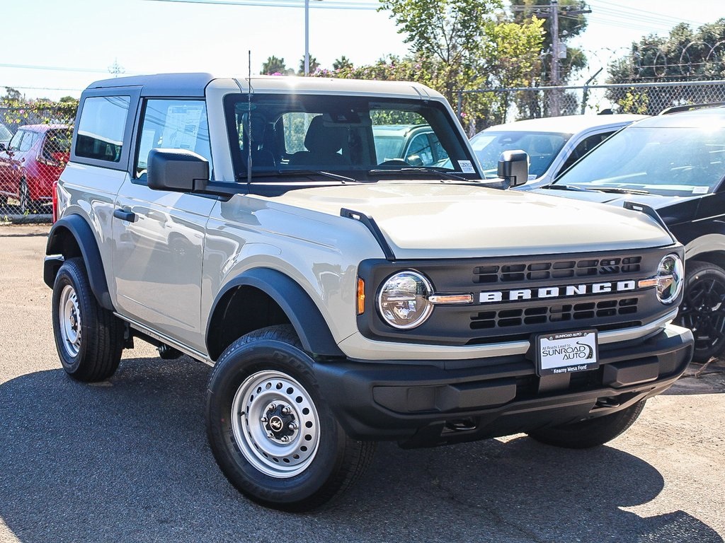 2025 Ford Bronco 2-Door Base's photo