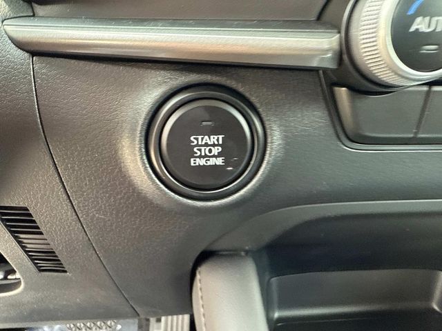 2025 Mazda Mazda3 Sedan 2.5 Select Sport photo 28