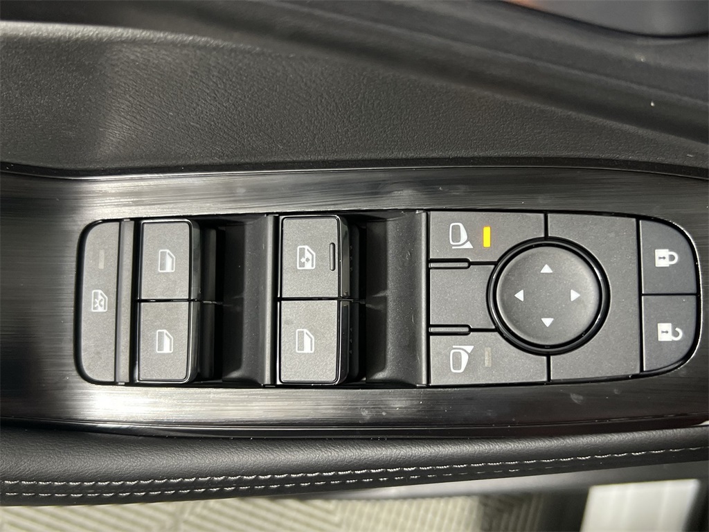 2026 Nissan Rogue SV photo 14