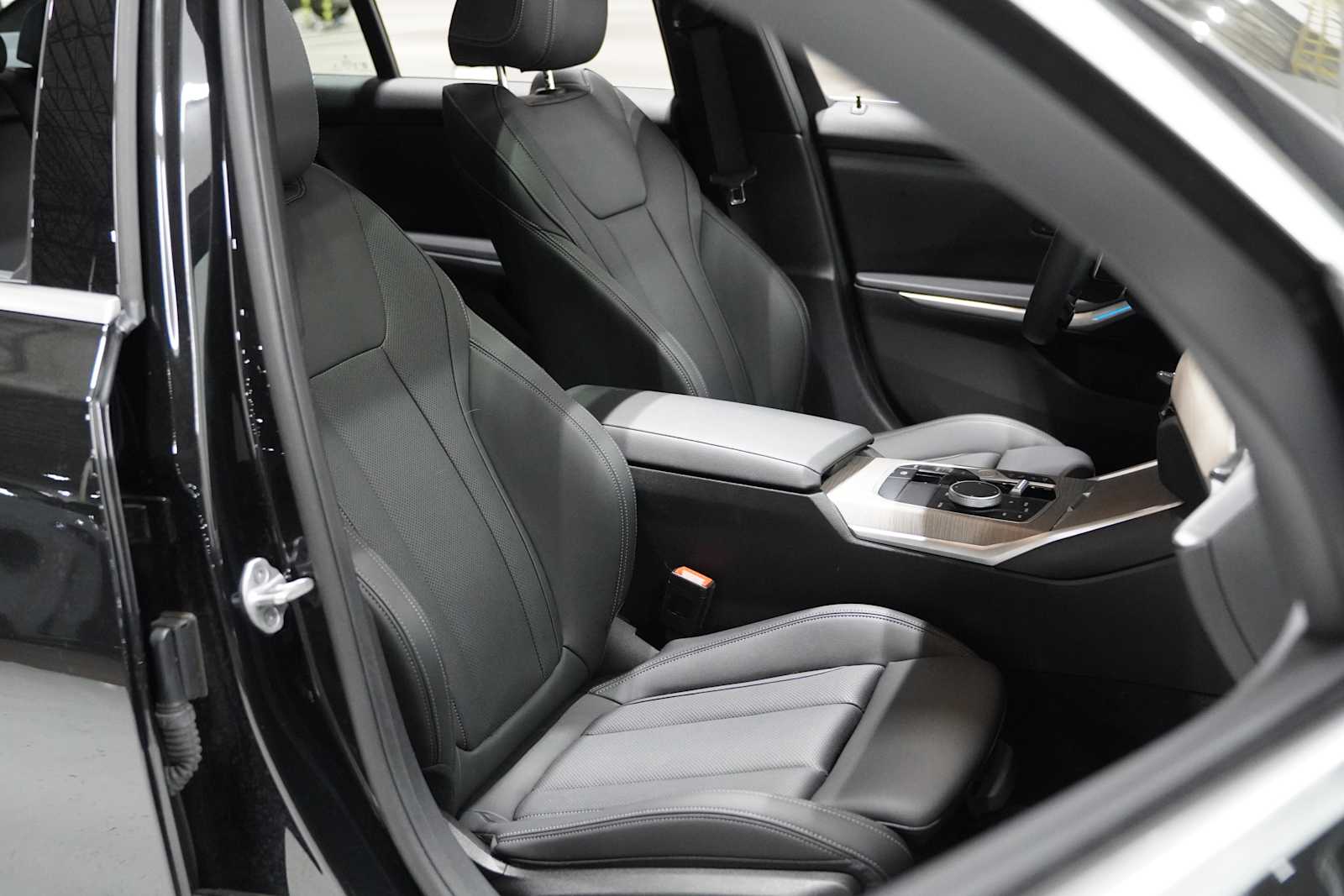2025 Bmw 330i photo 10