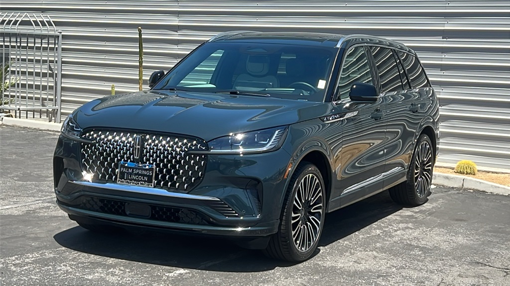 2025 Lincoln Aviator Black Label photo 3
