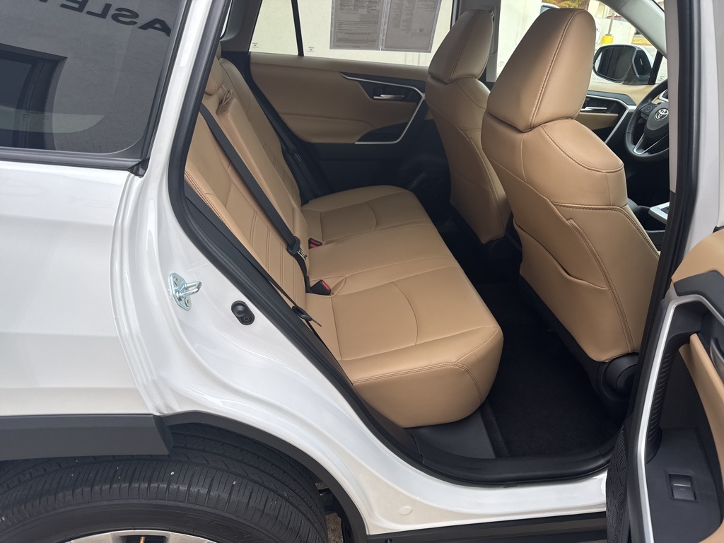 2025 Toyota RAV4 XLE Premium photo 2