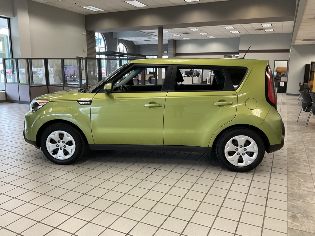 PreOwned 2015 Kia Soul Base 4D Hatchback in Kansas City XPH9312B