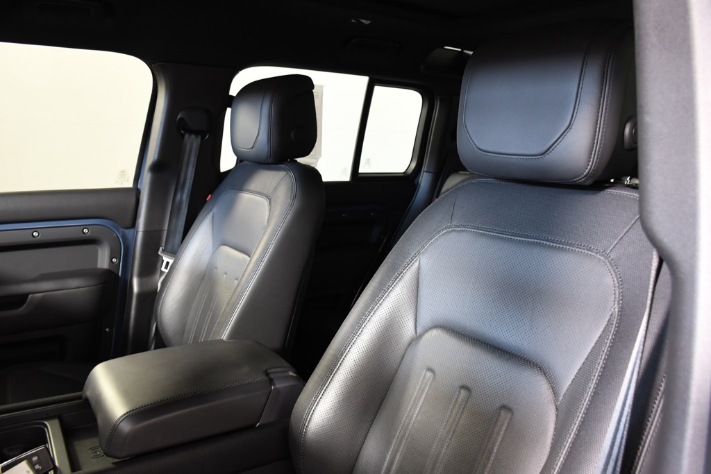 2022 Land Rover Defender 110 X-Dynamic HSE photo 17