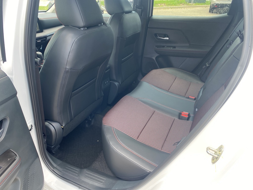 2025 Nissan Kicks SR photo 14