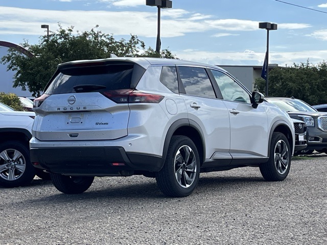 2024 Nissan Rogue SV photo 3