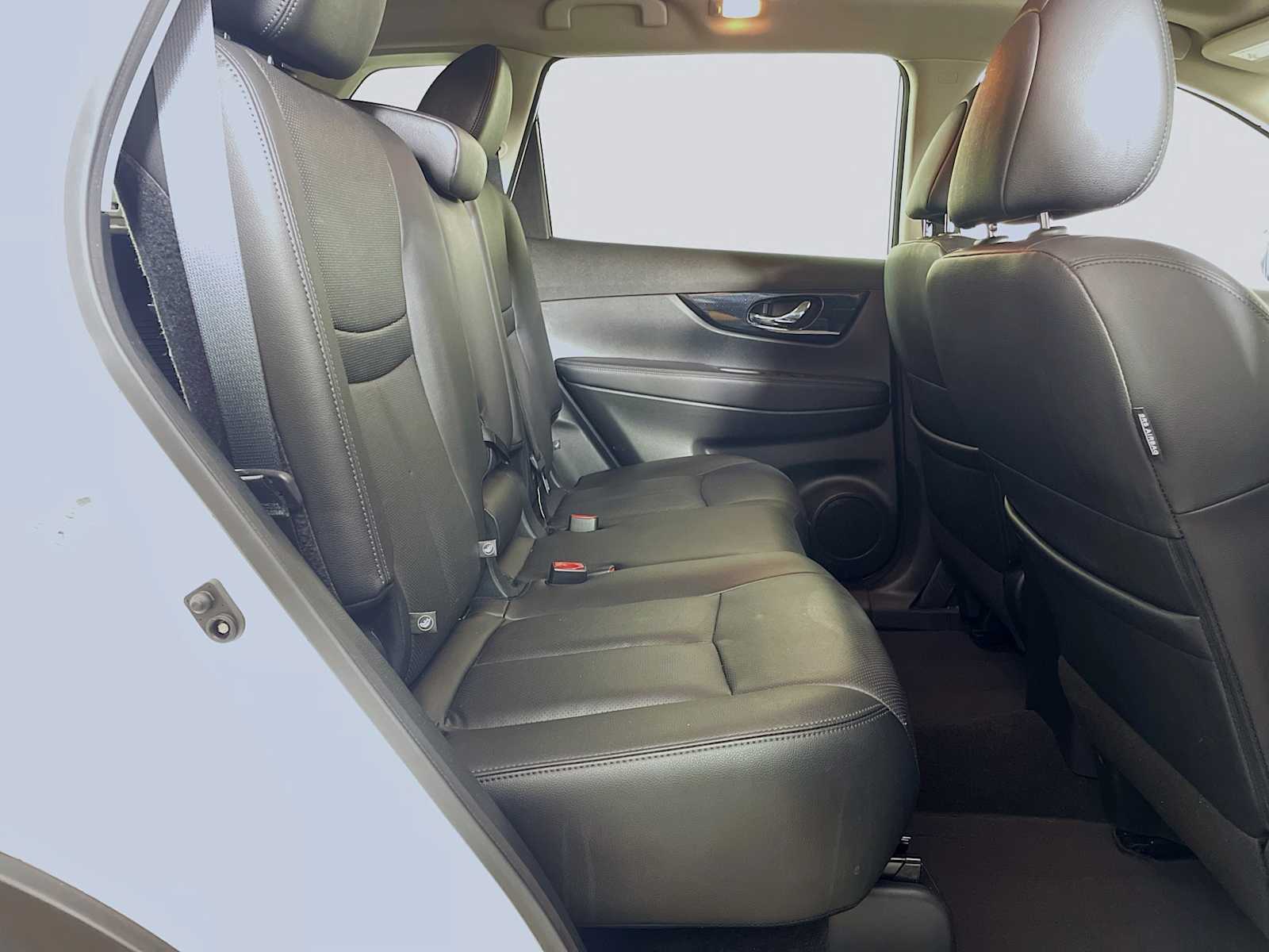 2020 Nissan Rogue SL photo 25