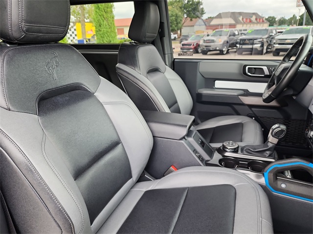 2023 Ford Bronco Black Diamond photo 12