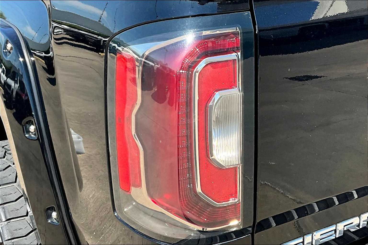 2017 Gmc Sierra 1500 SLT photo 28