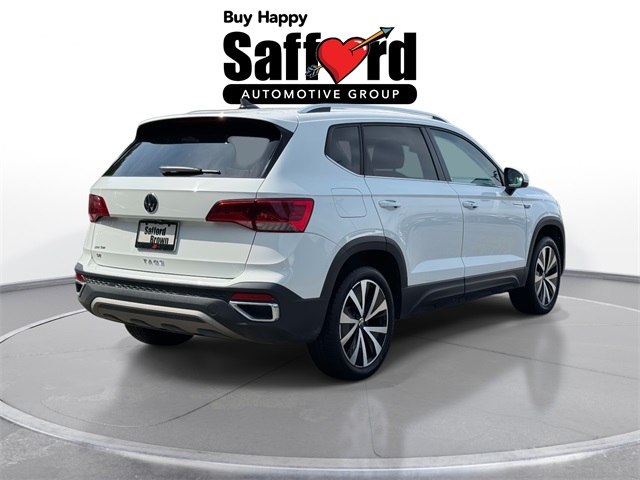 2024 Volkswagen Taos SE photo 8