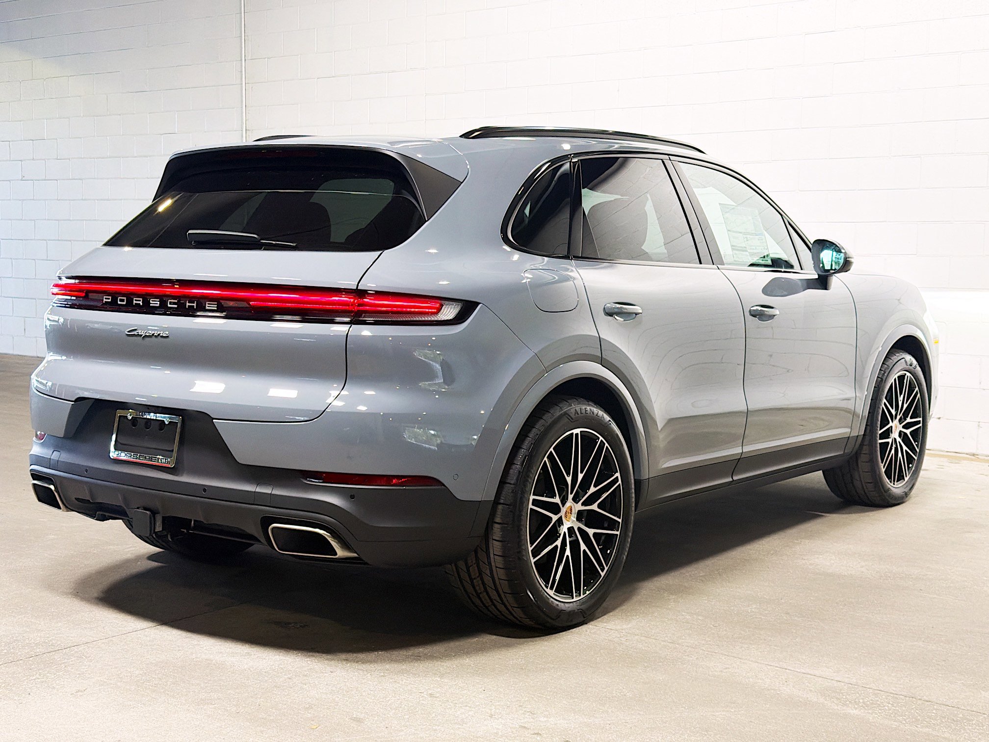 2026 Porsche Cayenne photo 4