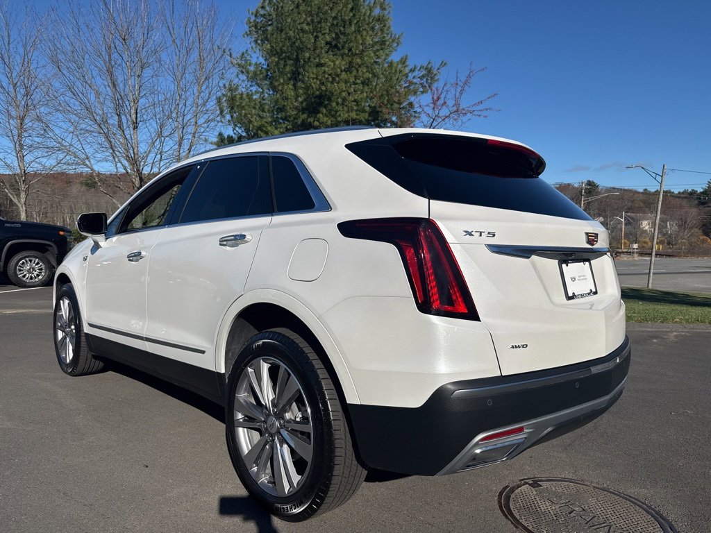 2025 Cadillac XT5 Premium Luxury photo 3