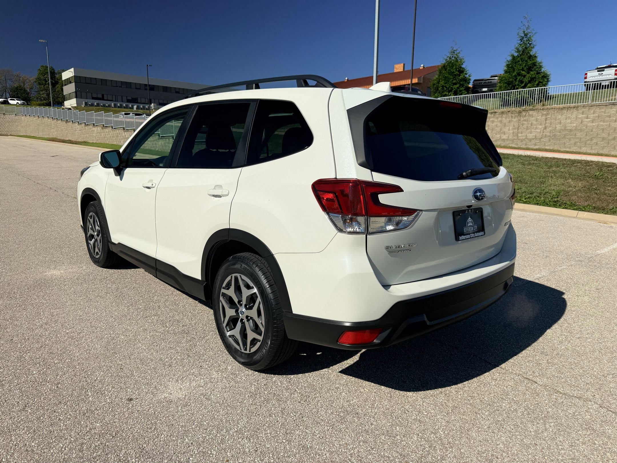 2023 Subaru Forester Premium photo 2